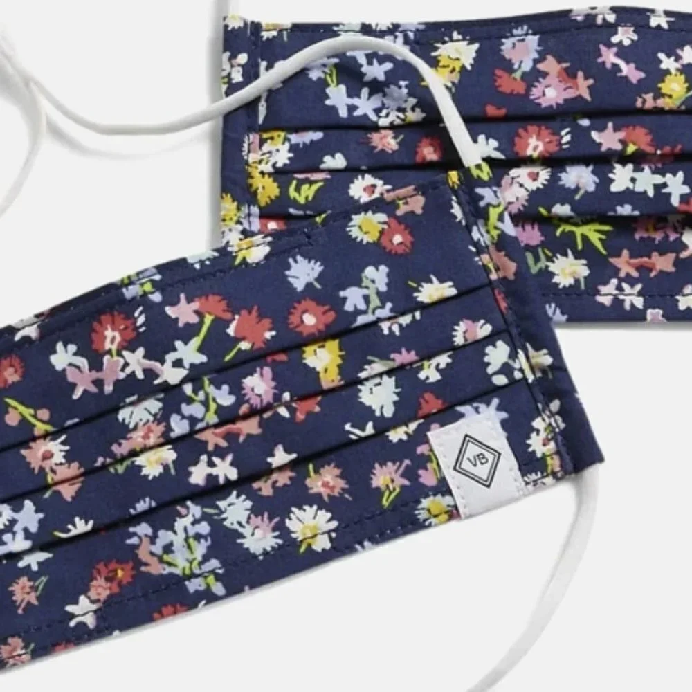 Vera Bradley Face Masks 2 Pack New Scattered Wildflowers Pleated Navy